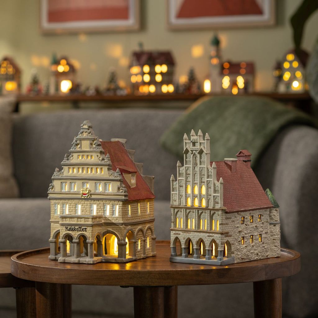 Porcelanowy domek świąteczny - kamienica 23 cm