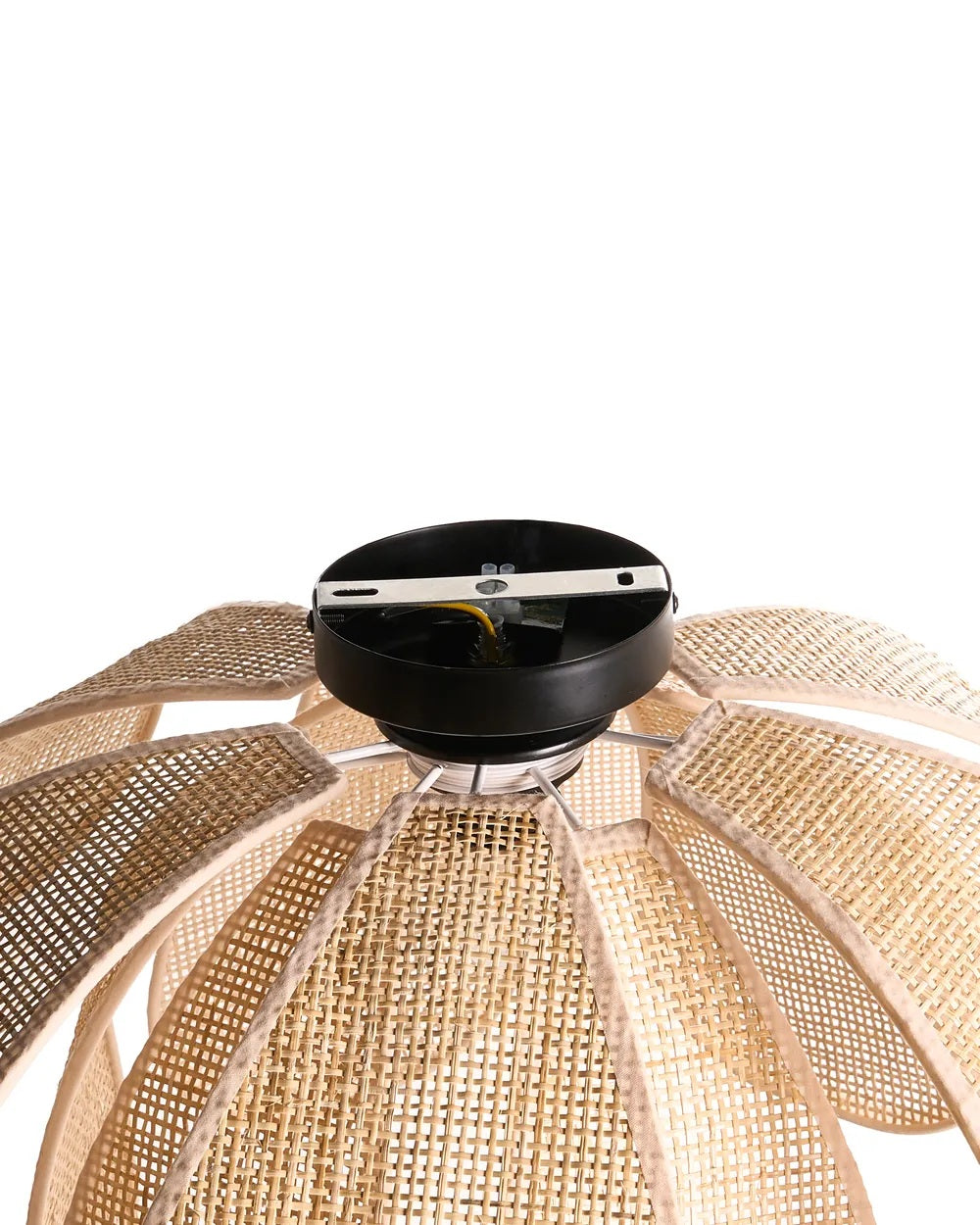 Rattanowa lampa sufitowa z kloszem w kształcie kwiatu 60 cm