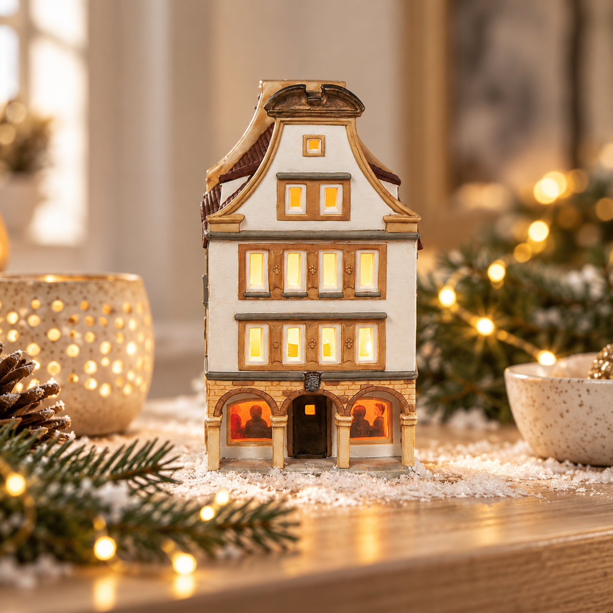 Porcelanowy domek świąteczny - kolorowa kamienica 21 cm